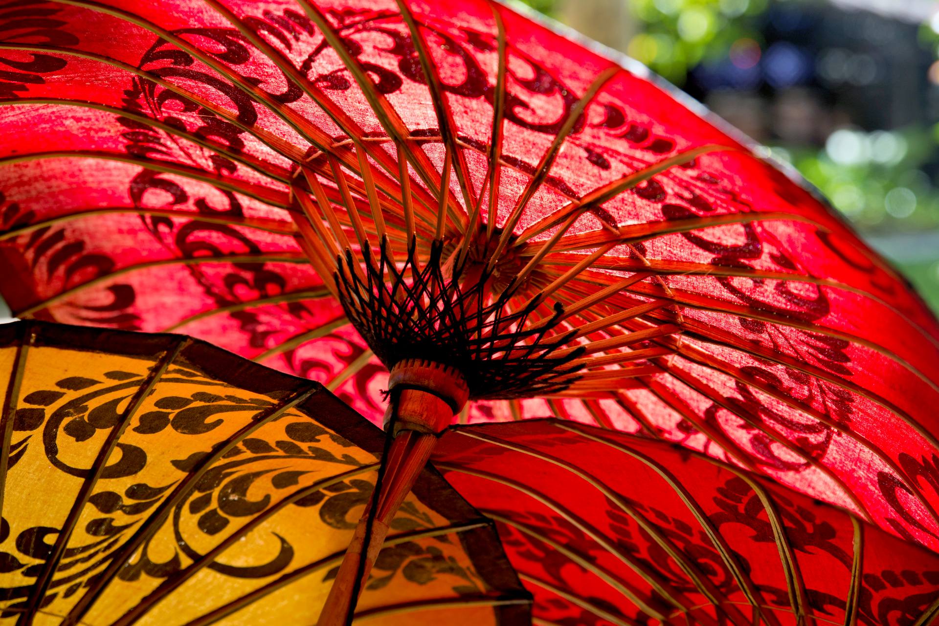 Besuch einer Manufaktur für Lackarbeiten in Neu-Bagan